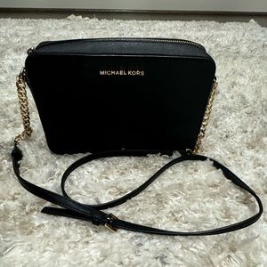 Black Michael Kors Crossbody Purse